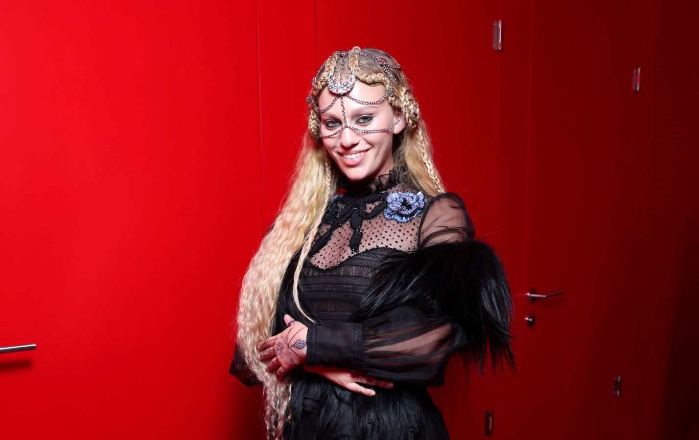 Elyanna features in new, extended ‘Arcane’ track