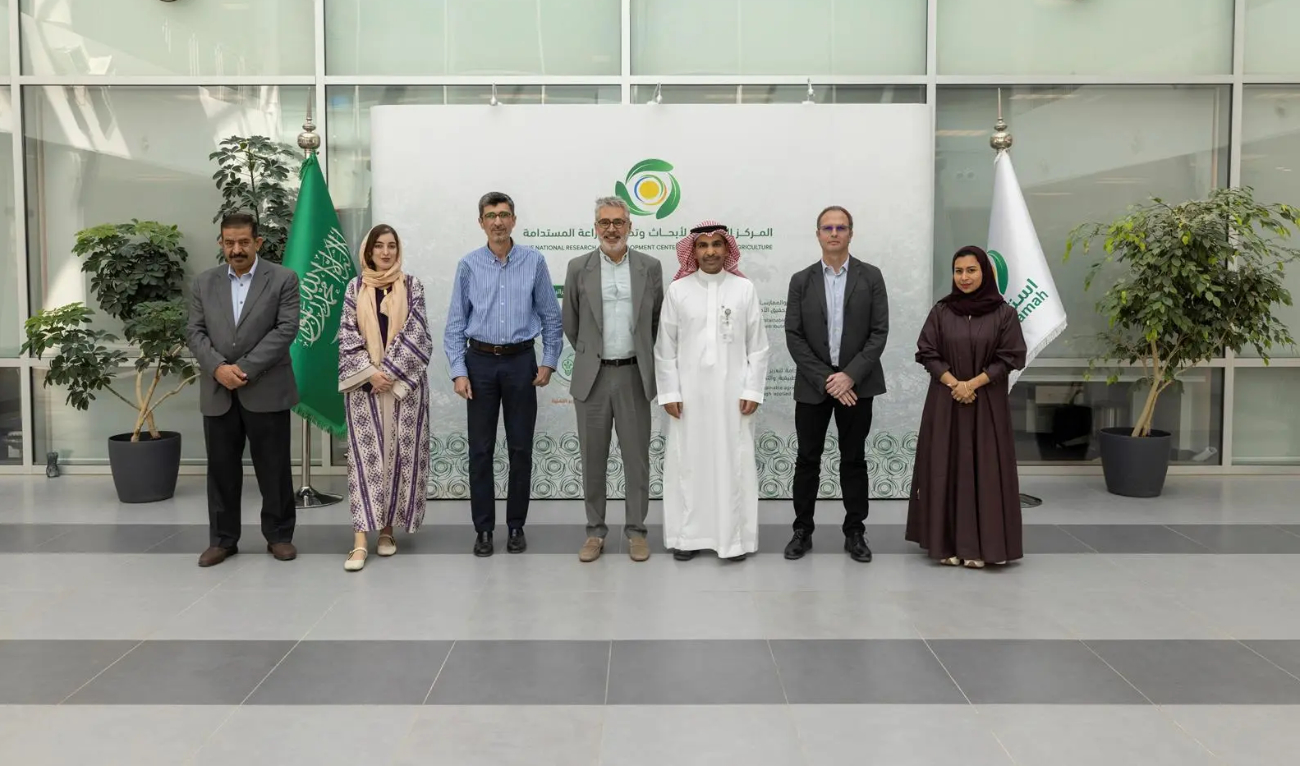 Saudi Arabia’s National Research and Development Center for Sustainable Agriculture, also known as Estidamah, welcomed a delegation from the French National Federation of Seed Potato Growers. (SPA)