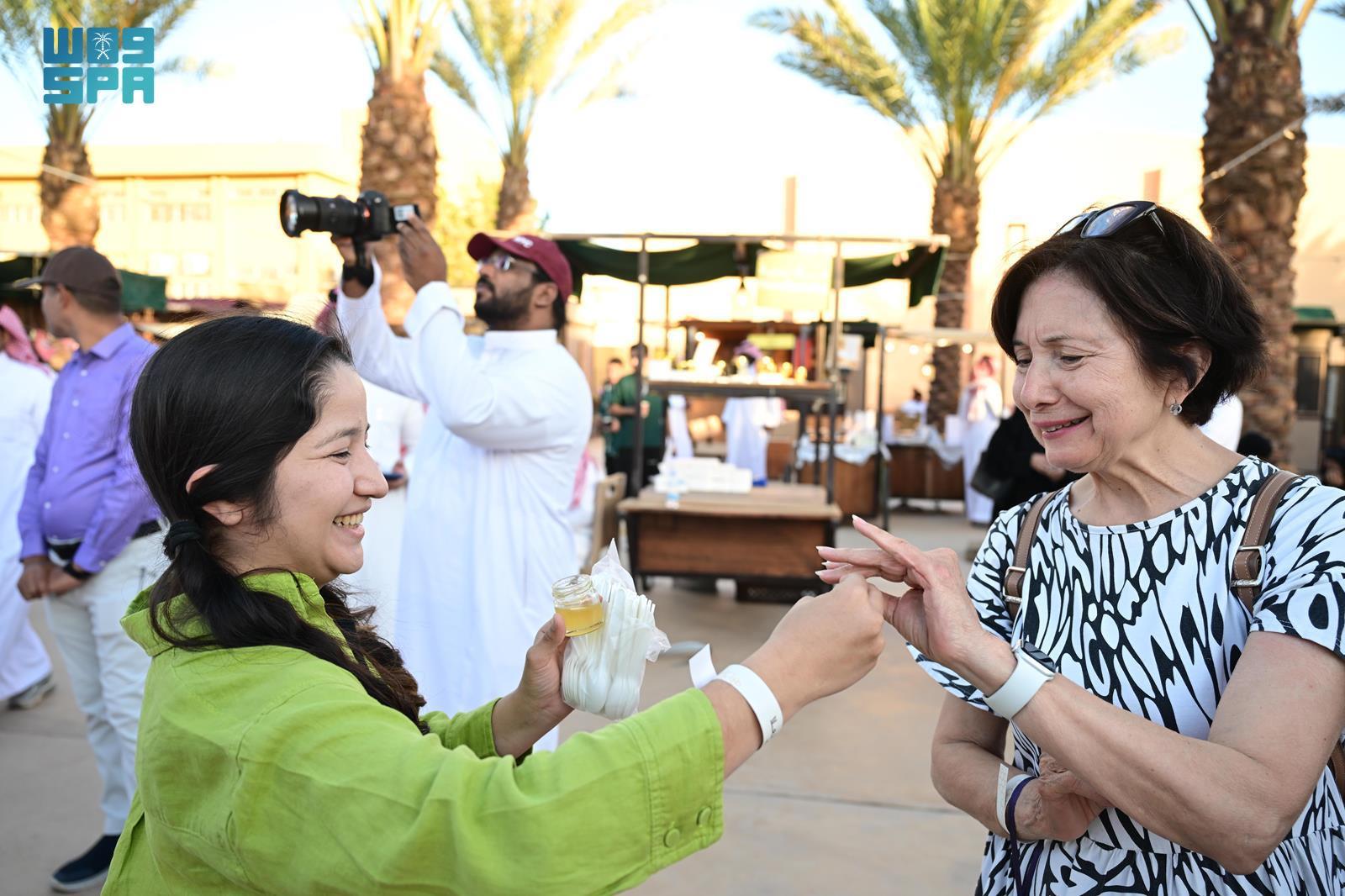 The Royal Commission for AlUla hosted the first AlUla Honey event at Al-Manshiyah Farmers’ Market to highlight local honey and support regional beekeepers. (SPA)
