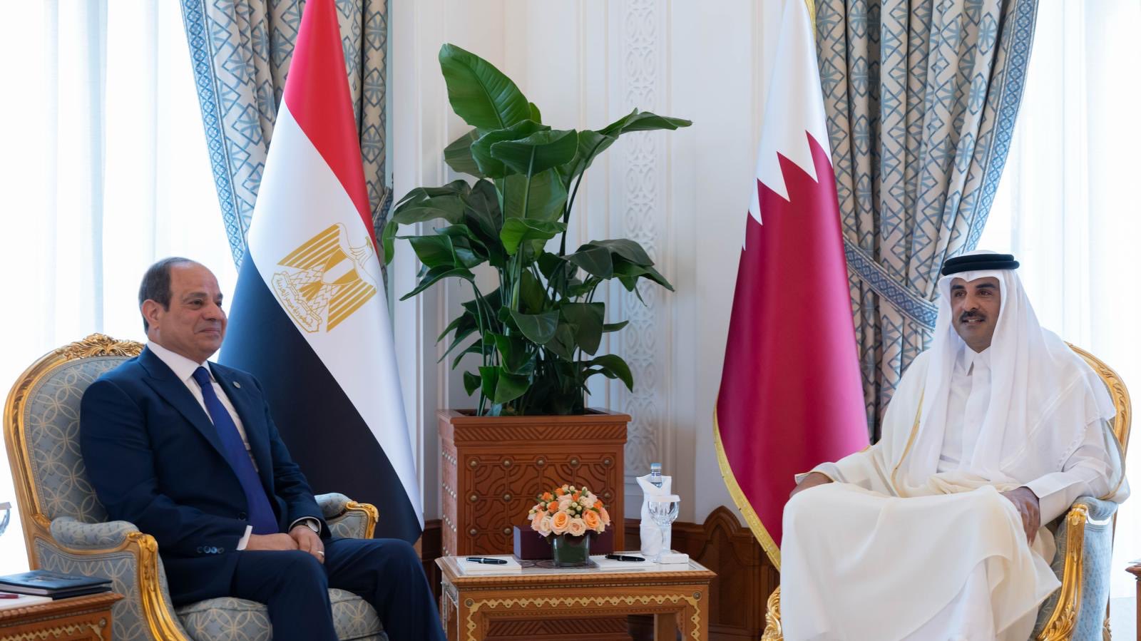 Egyptian President Abdel Fattah El-Sisi and Qatari Emir Sheikh Tamim bin Hamad Al-Thani in Doha. (QNA)