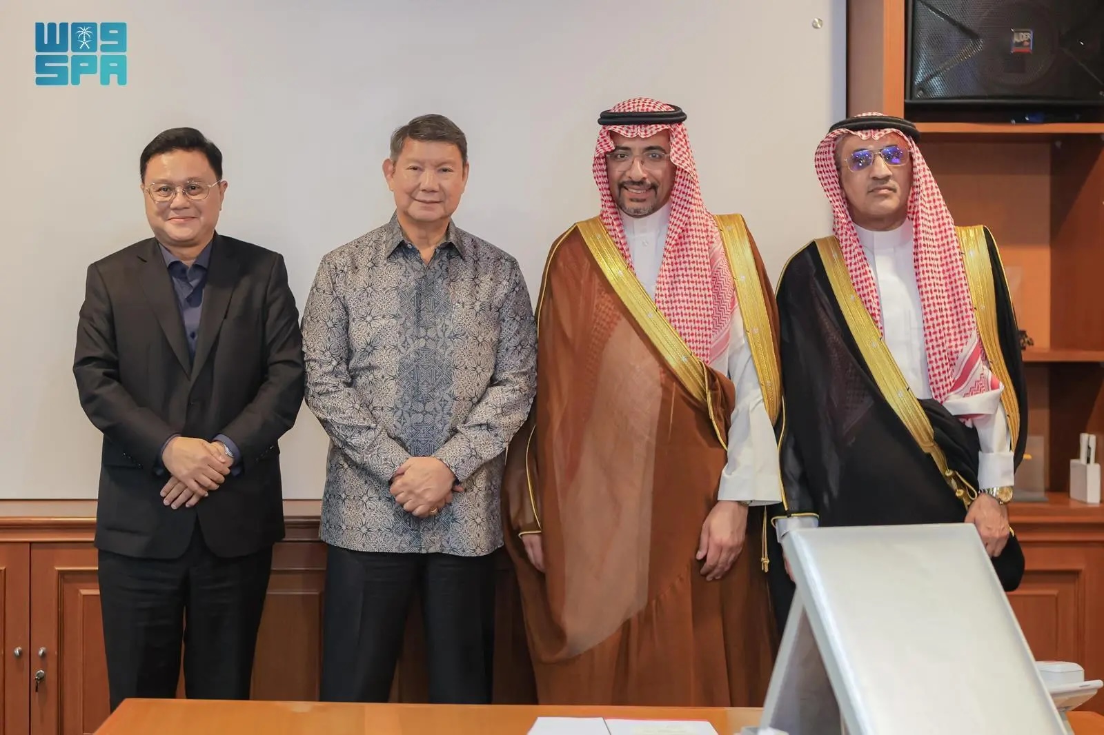 Saudi Minister of Industry and Mineral Resources Bandar Alkhorayef is leading a high-level delegation to Indonesia from April 15 to 17, aiming to strengthen bilateral business relations and forge strategic partnerships across mining, food, pharmaceuticals, and auto parts industries. SPA
