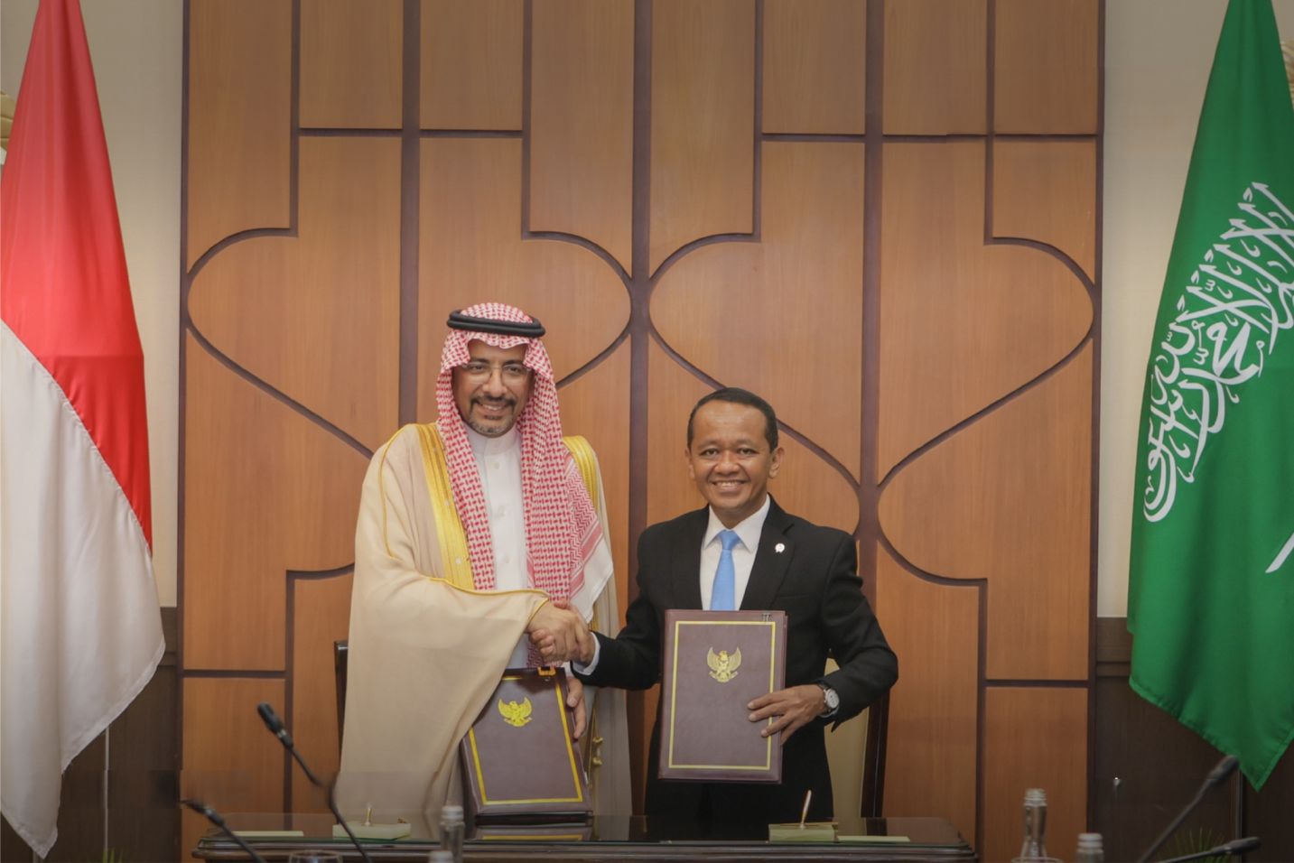 Saudi Arabia's Industry and Mineral Resources Minister Bandar Al-Khorayef shakes hands with his Indonesia's Energy and Mineral Resources Minister Bahlil Lahadalia in Jakarta on April 17, 2025. (Ministry of Industry and Mineral Resources)