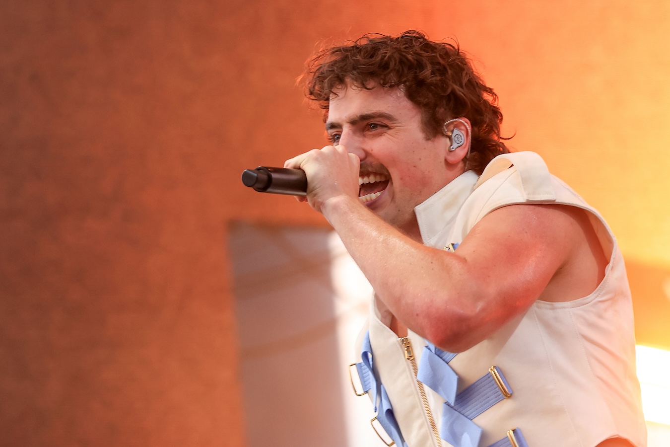 Benson Boone is set to take the stage at Etihad Park on Dec. 4. (AFP)