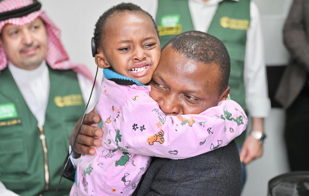 A KSrelief volunteer medical team performed 28 cochlear implant surgeries for children in Kenya. (SPA)