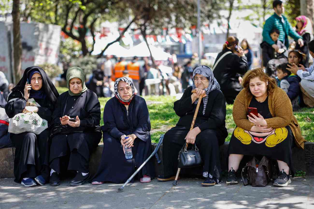 Local residents wait in a park in Istanbul on April 23, 2025, following an initial quake at 0949 GMT followed by three others of with magnitudes of 4.4 to 4.9. (AFP)