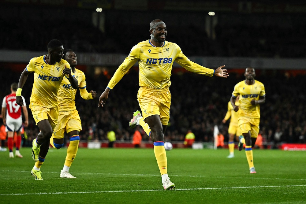 Crystal Palace’s French striker Jean-Philippe Mateta, center, celebrates after scoring his team’s second goal during the English Premier League football match between Arsenal and Crystal Palace at the Emirates Stadium in London on April 23, 2025. (AFP)