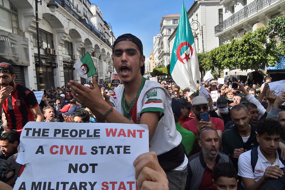 Algerian anti-government protesters take the streets of Algiers on March 26, 2021. (File/AFP)