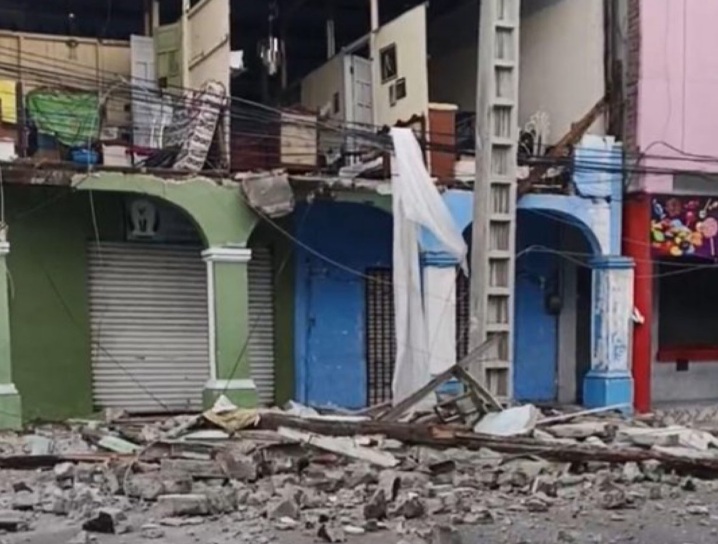 A shallow 6.3 magnitude earthquake struck off the Pacific coast of Ecuador early Friday, the US Geological Survey reported, and was felt as far away as the Andean capital Quito. (X/@AlertaMundoNews)