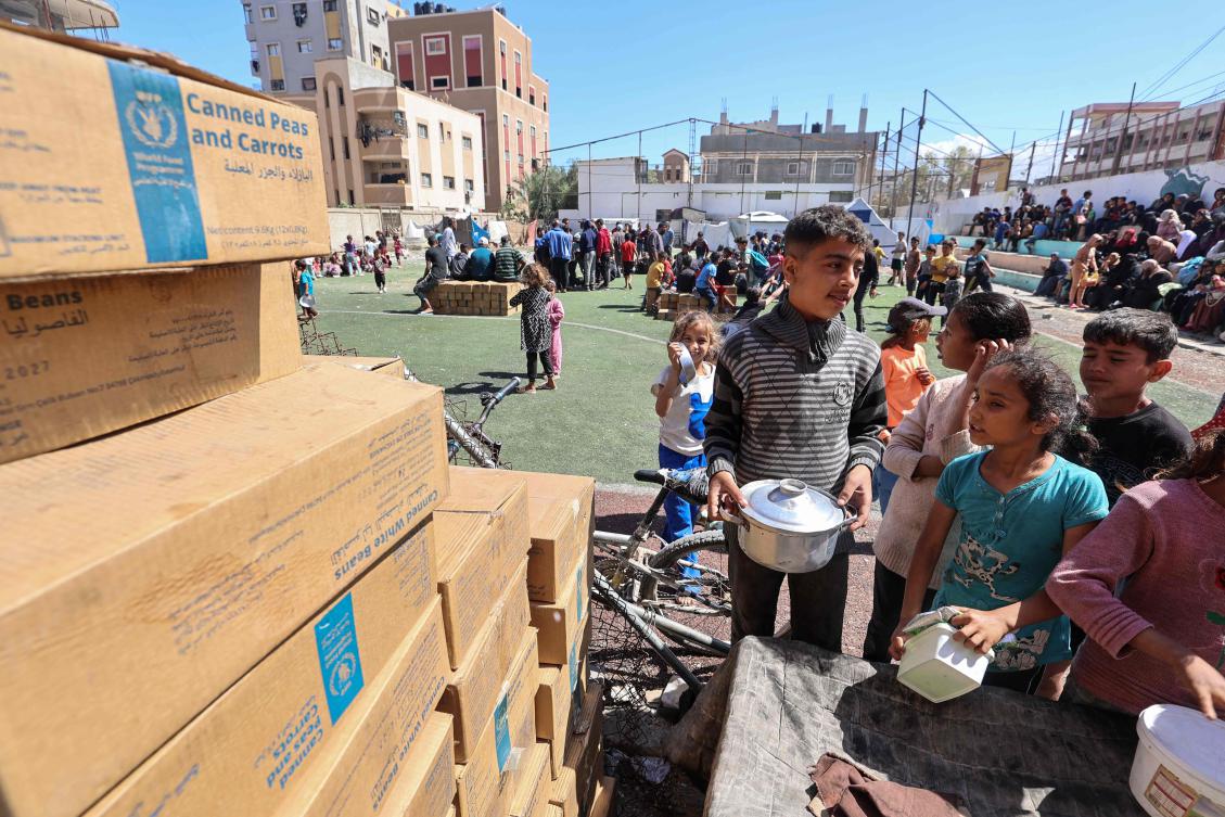 For nearly 60 days, no food, fuel, medicine or other item has entered the Gaza Strip, blocked by Israel. Markets are nearly bare. (AFP)