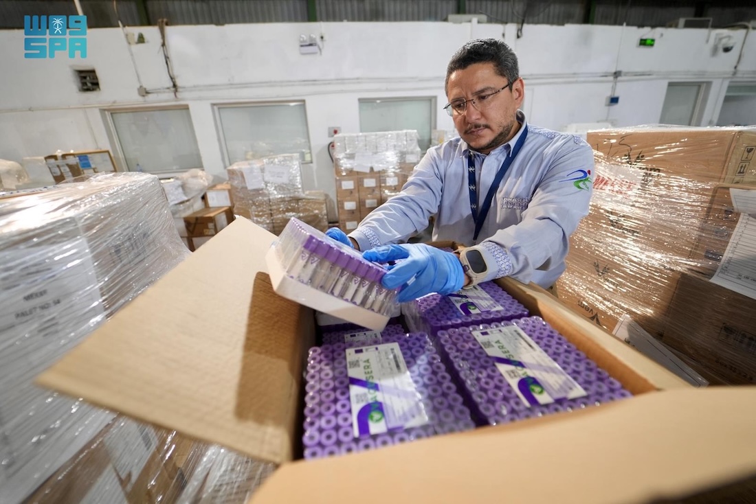 Teams are working around the clock to monitor incoming shipments and ensure the safety of products for pilgrims. (SPA)