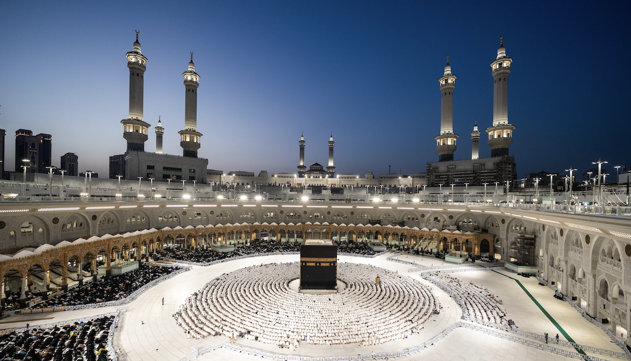 Saudi Arabia’s Ministry of Interior has announced penalties for individuals who violate Hajj permit regulations and those who facilitate such violations. (@AlharamainSA)