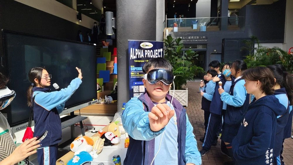 Students test the Superbund Alpha Project, which aims to teach them about other cultures through the metaverse. (Supplied)