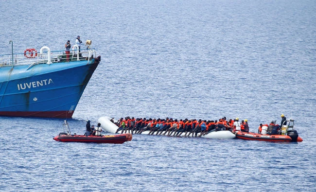 Libyan authorities announced on Wednesday a decision to suspend the work of 10 international humanitarian groups, accusing the NGOs of a plan to "settle migrants" from other parts of Africa in the country. (Reuters/File)
