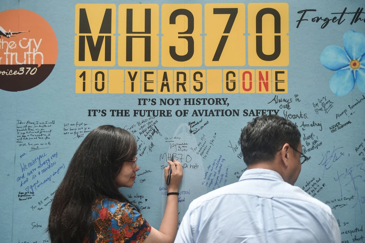 Search for long-missing flight MH370 suspended: Malaysia minister