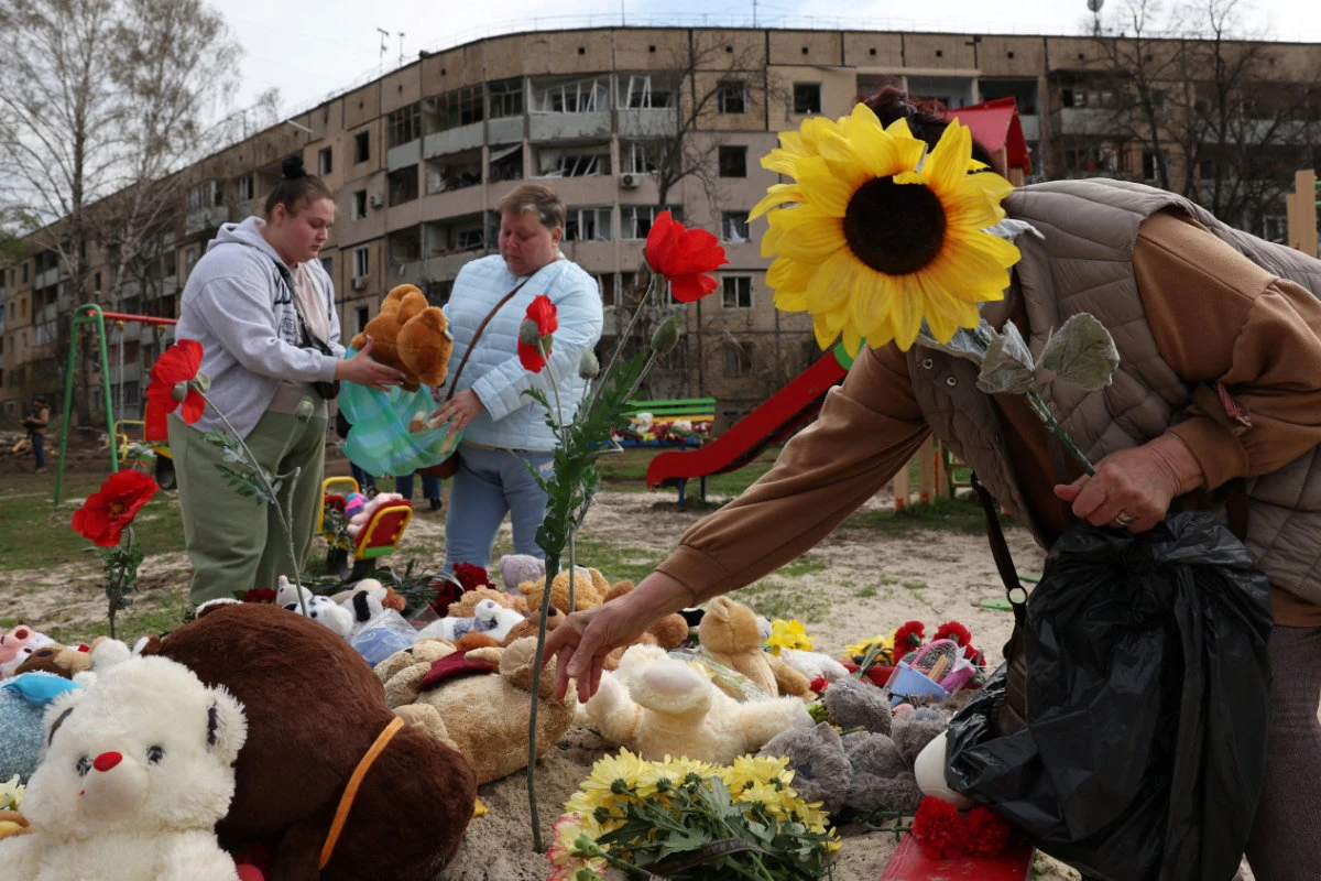Explosions as Kyiv under missile attack, says mayor