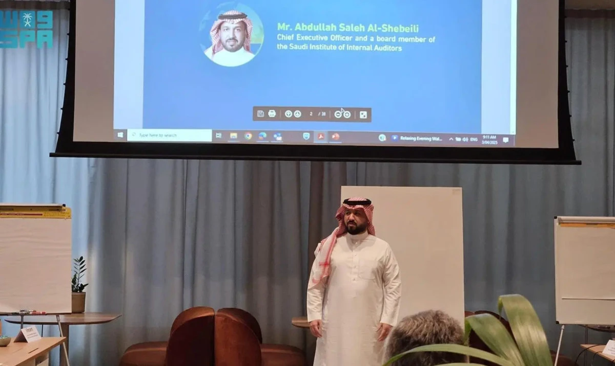 Abdullah Saleh Al-Shebeili, CEO of Saudi Institute of Internal Auditors, speaks during the event.