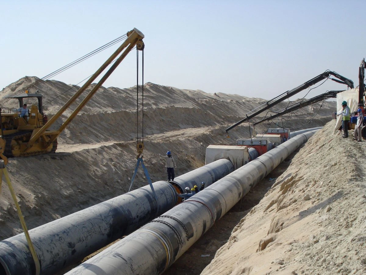 The National Water Co., work has begun on 30 projects covering nearly 2,000 km across Riyadh city and its surrounding governorates. The goal is to expand service coverage and enhance system efficiency. File