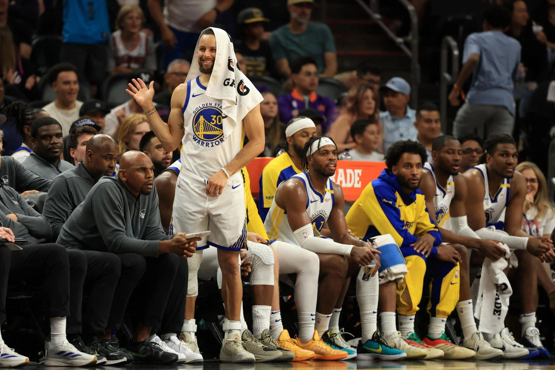 Golden State Warriors’ guard Stephen Curry posted 25 points, nine rebounds and six assists against the Phoenix Suns at Footprint Center. (Imagn Images)