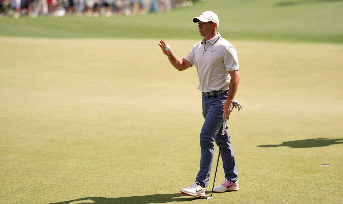McIlroy leads Masters after electric start to third round