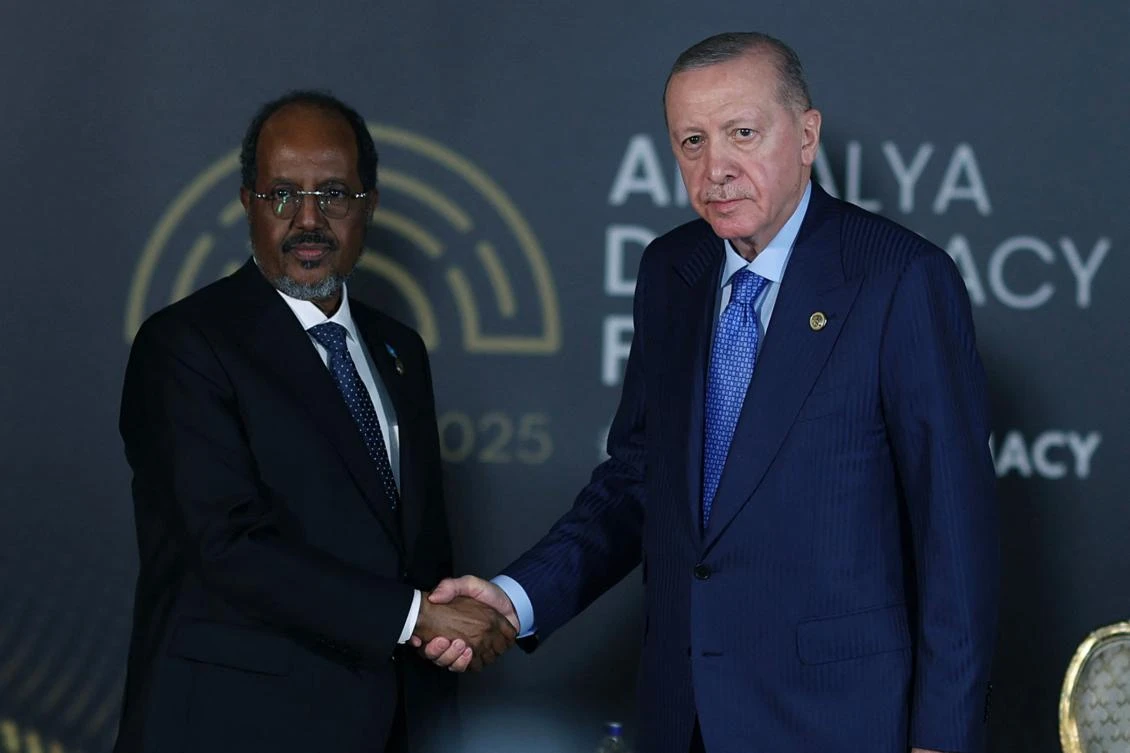Turkiye’s President Recep Tayyip Erdogan meeting with Somalia’s President Hassan Sheikh Mohamud in Antalya, Apr. 12, 2025. (AFP)