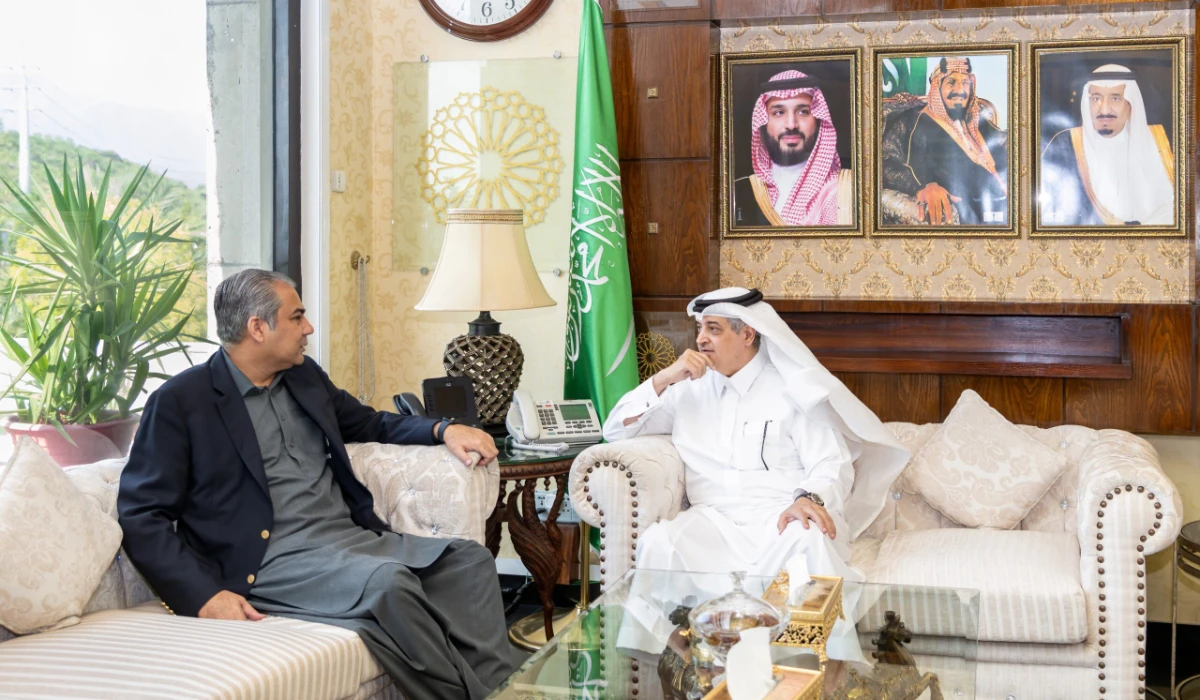 Nawaf bin Said Al-Malki (R) holds talks with Syed Mohsin Raza Naqvi in Islamabad. (Supplied)
