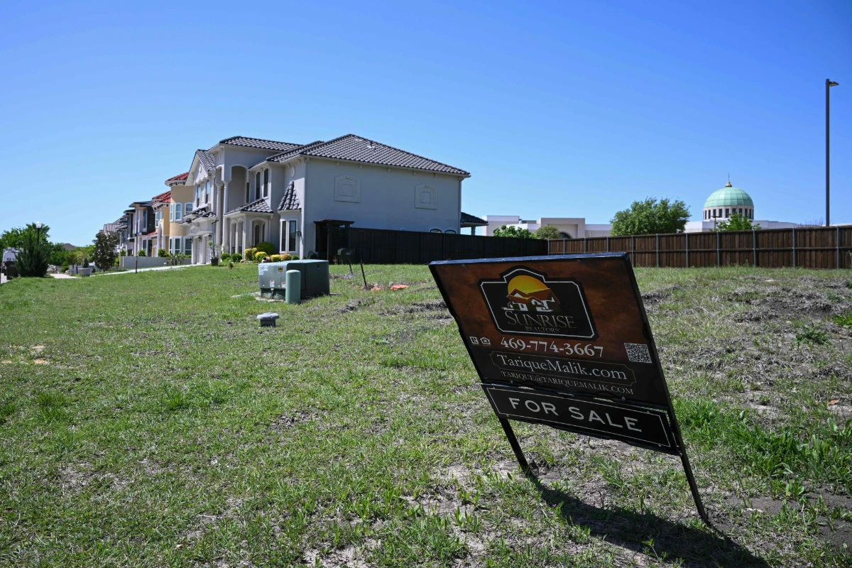A plan to construct 1,000 new homes, a community center, school, hospital and a mosque and Islamic private school to serve the growing Muslim community near Plano, Texas, has become a magnet for Islamophobic threats against Muslims in the area.