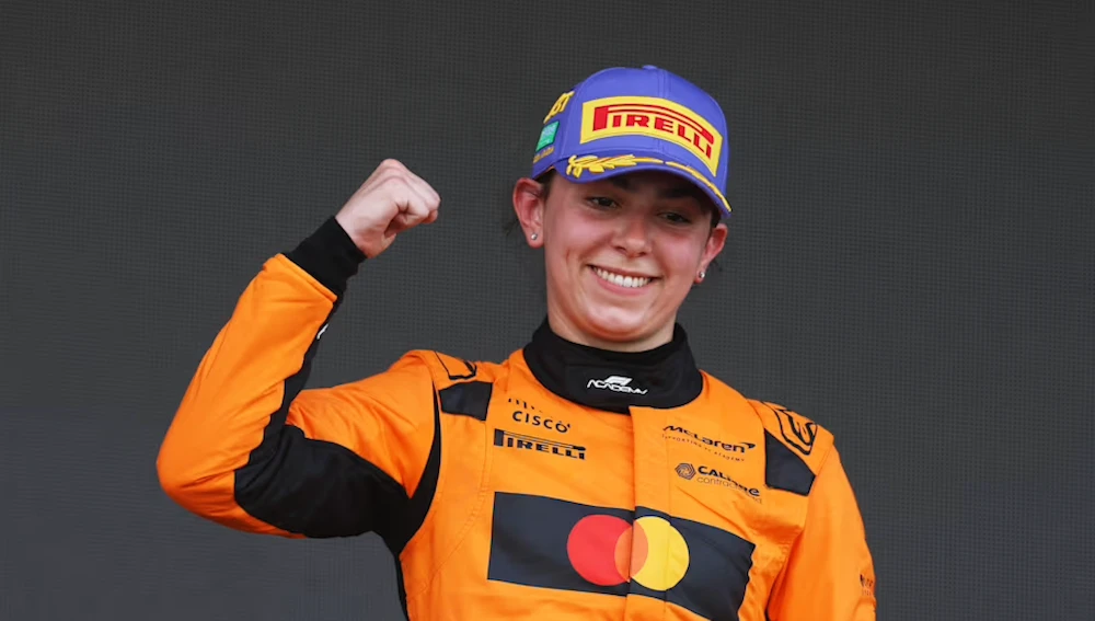 McLaren’s Ella Lloyd thrived under intense pressure from the more experienced Maya Weug to secure her first F1 Academy win on Saturday, taking victory in race one around the Jeddah Corniche Circuit. (Supplied)