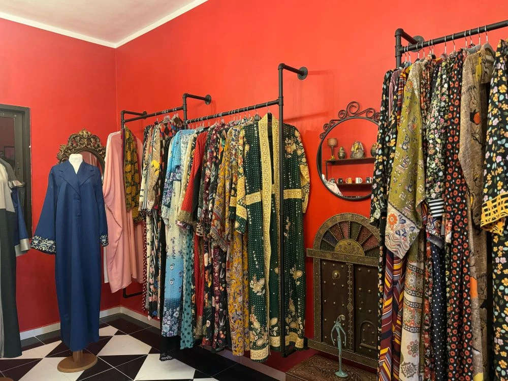 Abayas have become a form of artistic beauty that Saudi girls and women use to express themselves. (Instagram: @madsince1982)