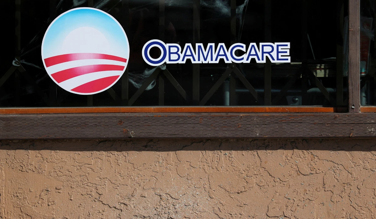 A sign on an insurance store advertises Obamacare in San Ysidro, San Diego, California, U.S., October 26, 2017. (REUTERS)