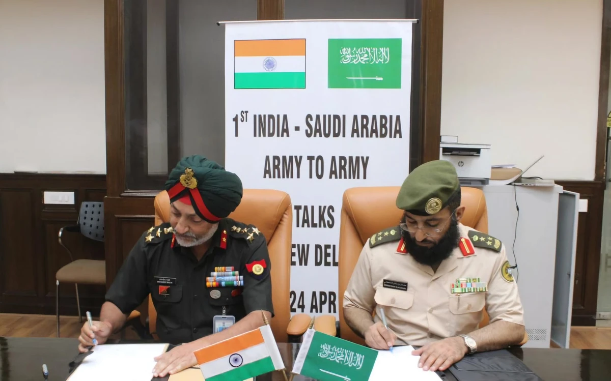 In this photo shared by the Additional Directorate General of Public Information of the Indian Ministry of Defense on April 25, 2025, Saudi and Indian officers conclude their first army-to-army talk in New Delhi. (Additional Directorate General of Public Information)