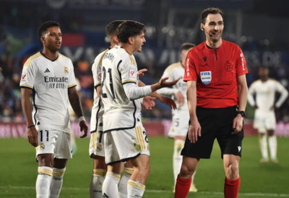 Copa del Rey final referee Ricardo de Burgos Bengoetxea welled up on Friday when speaking about pressure officials have faced from Real Madrid TV this season. (X/@AdriRM33)