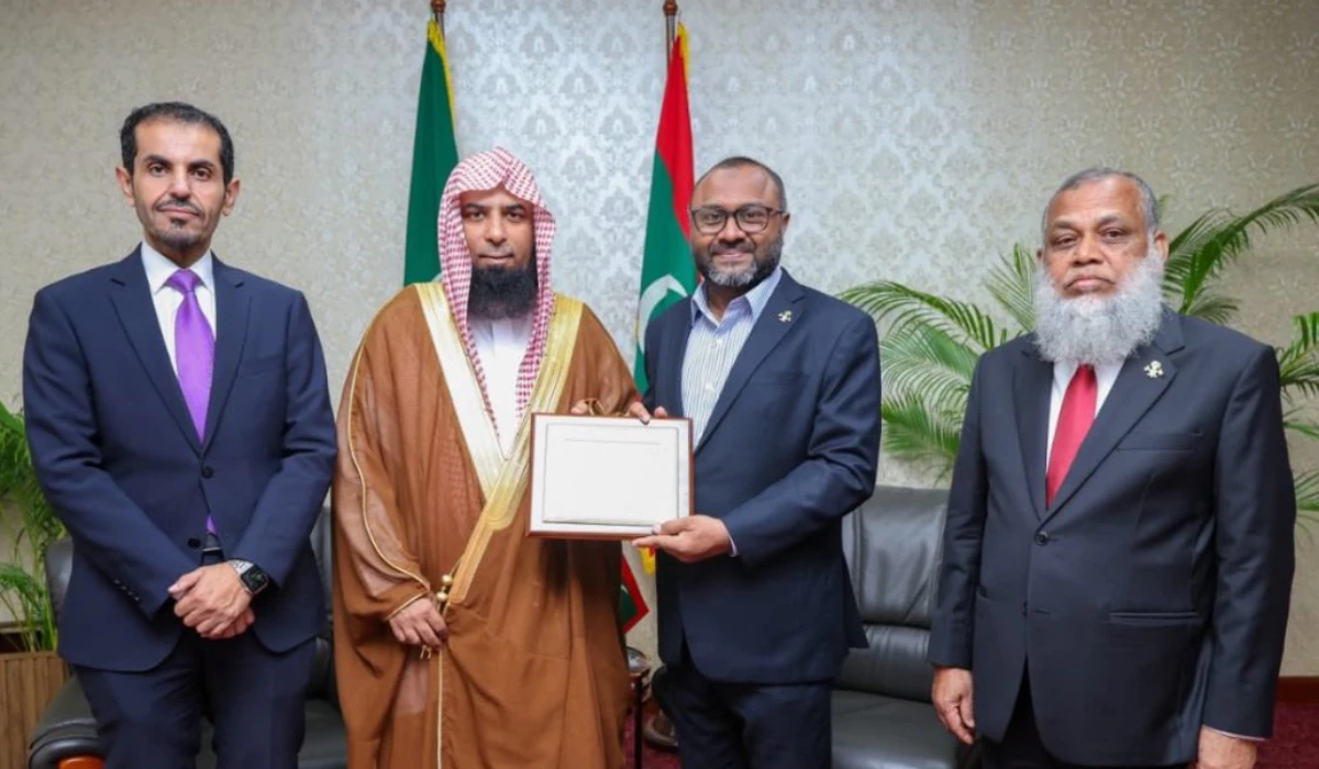 The award was presented by Dr. Mohamed Shahim Ali Saeed, the minister of Islamic affairs of the Maldives, and was received on his behalf by Sheikh Dr. Salah Al-Budair, the imam and khatib of the Prophet’s Mosque. (Supplied)