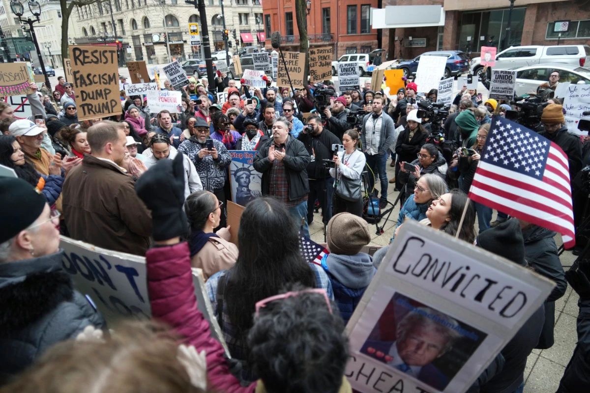 Supporters of Judge Hannah Dugan hold a rally in Milwaukee at the US Courthouse in Milwaukee on April 25, 2025. (Lee Matz/Milwaukee Independent via AP)