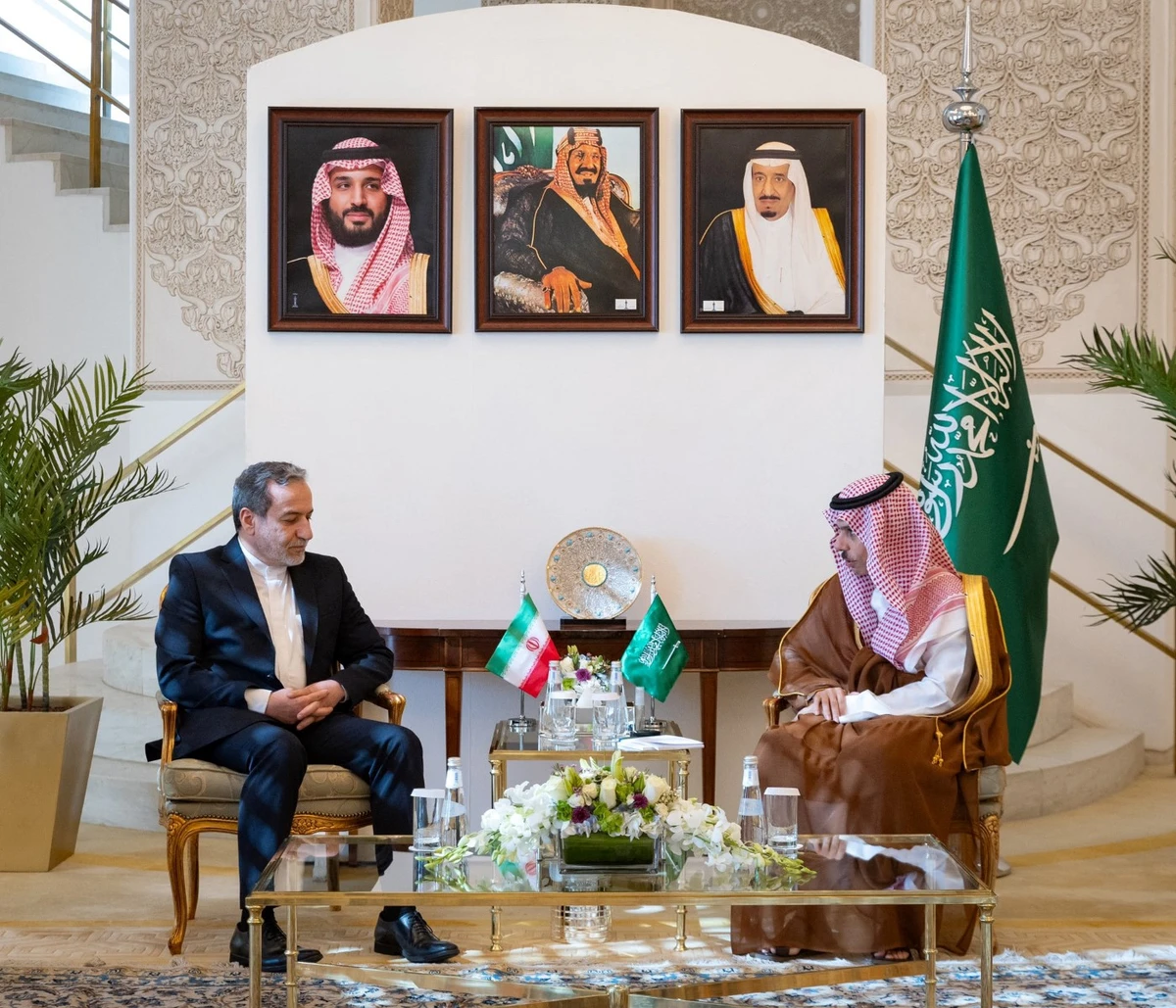 A handout picture provided by the Saudi Foreign Ministry shows Saudi Foreign Minister Prince Faisal bin Farhan (R) meeting with Iranian Foreign Minister Abbas Araghchi in Riyadh October 9, 2024. (AFP)