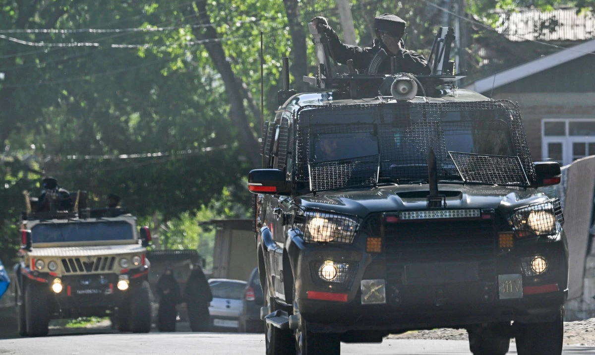 Indian army patrols on way to Hapatnar in Anantnag district south of Kashmir on April 29, 2025. (AFP)