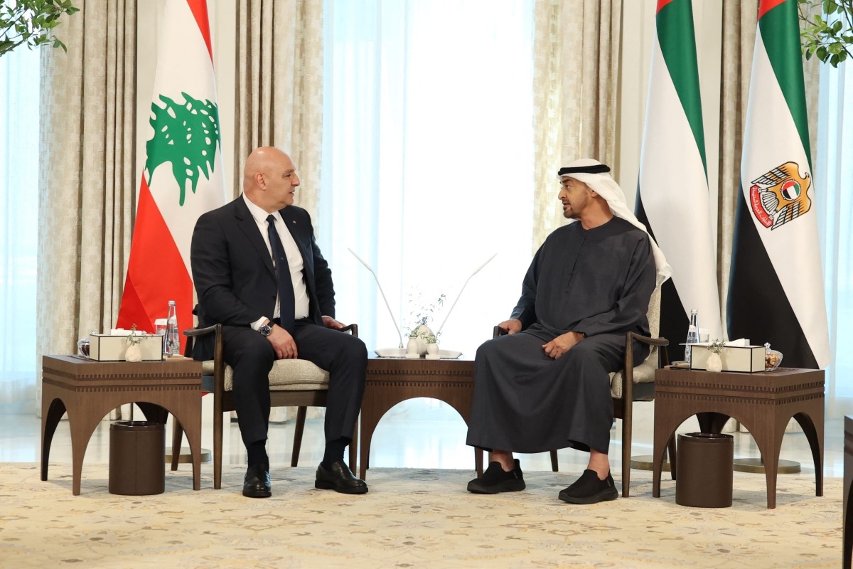 This handout picture released by the press office of the Lebanese presidency shows Lebanon's President Joseph Aoun (L) meets with UAE President Sheikh Mohamed bin Zayed Al Nahyan in Abu Dhabi on April 30, 2025. (AFP)