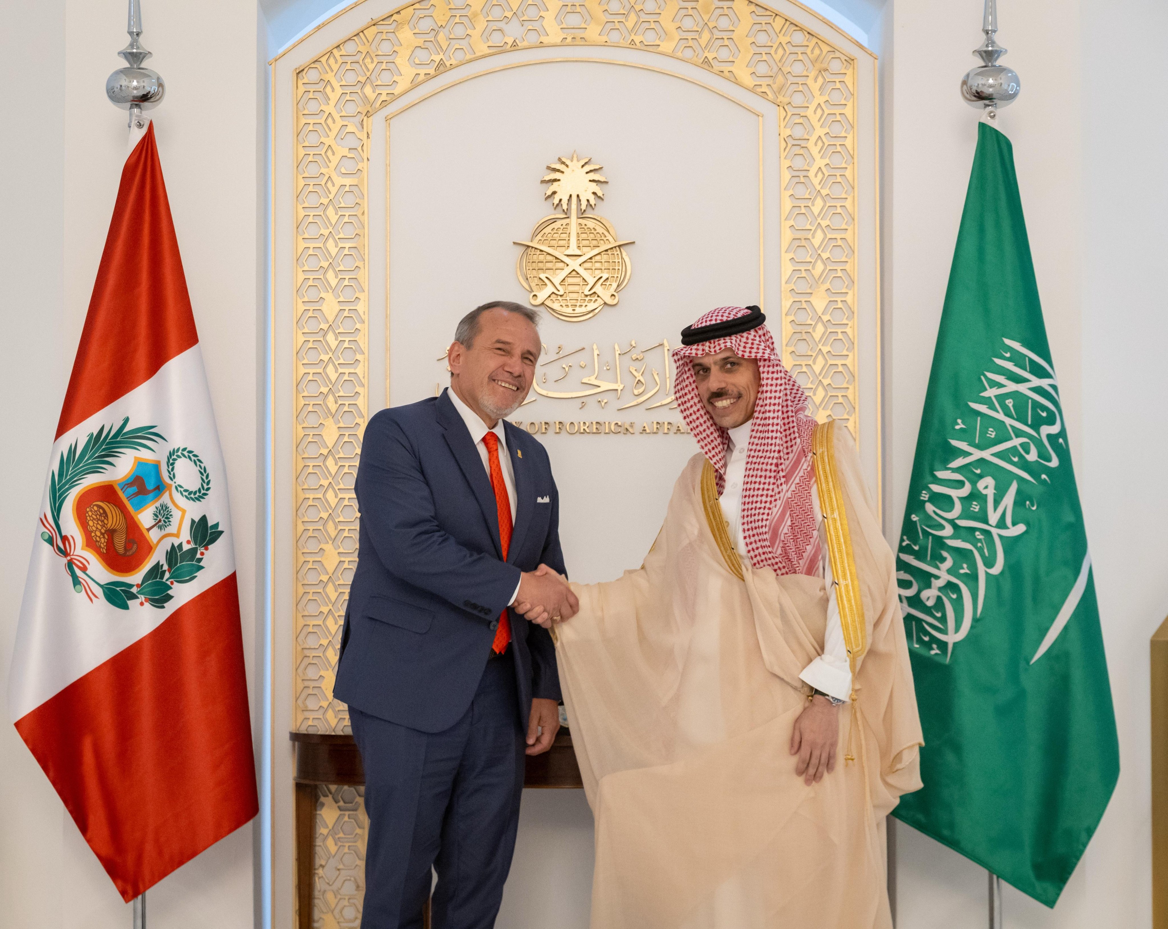 Saudi Foreign Minister Prince Faisal bin Farhan receives his Peruvian counterpart Elmer Schialer Salcedo in Riyadh on Thursday. (SPA)