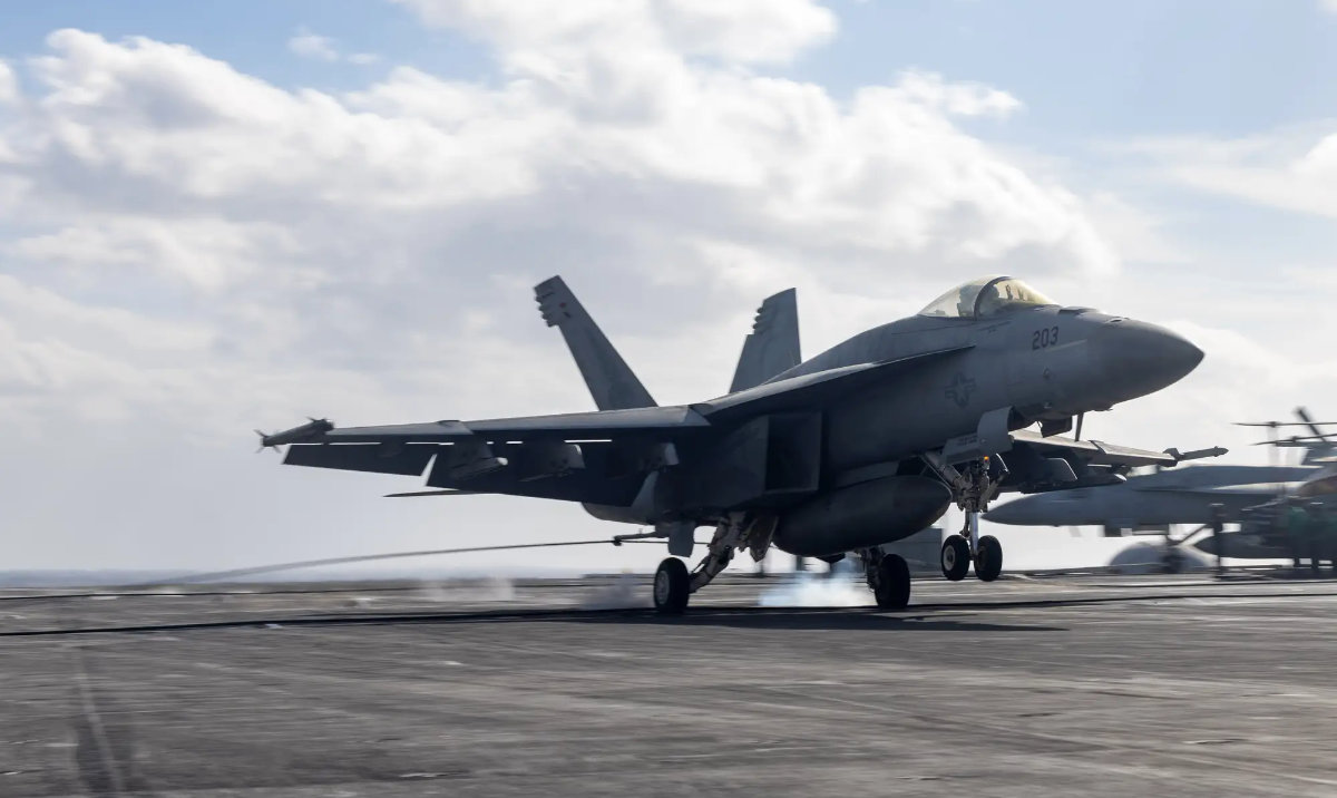 F/A-18 fighter jet goes overboard from US carrier in the Red Sea