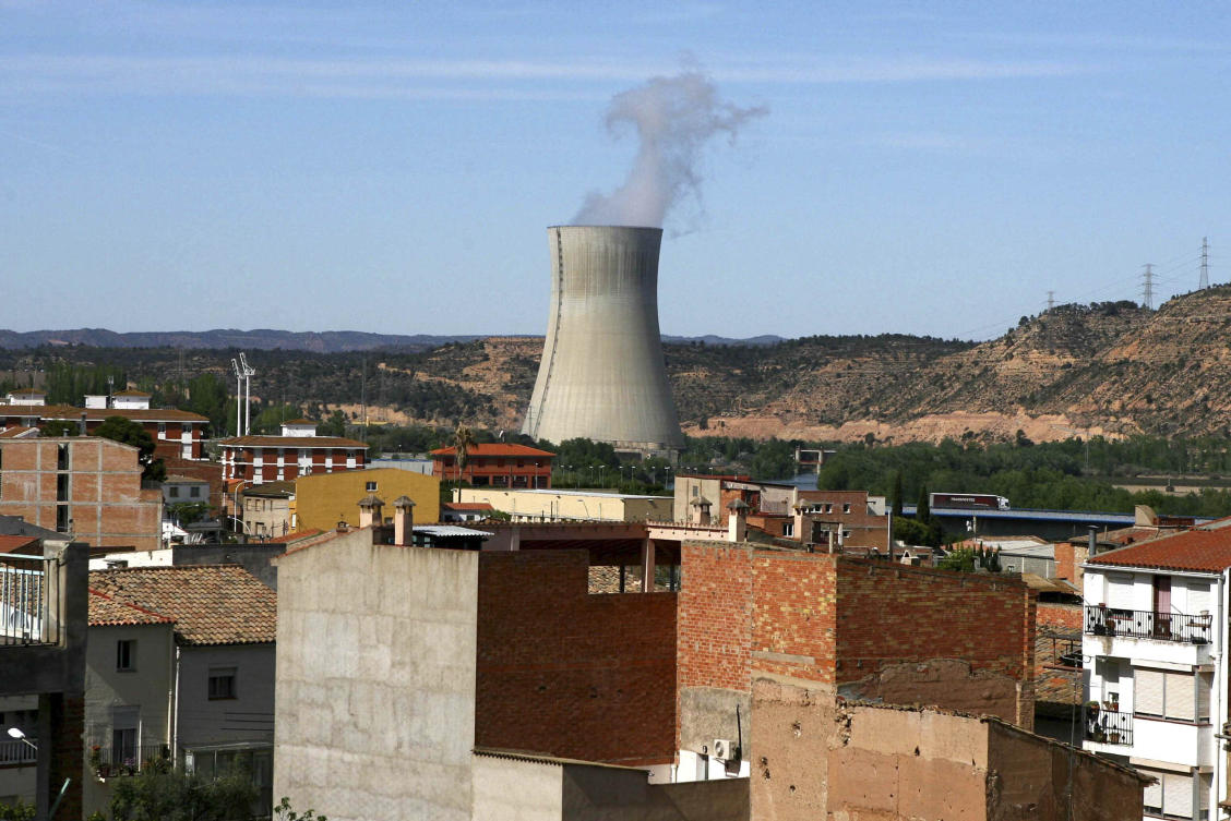 Spanish Prime Minister Pedro Sánchez has stressed that his government would not deviate from its energy transition plans. (AP)