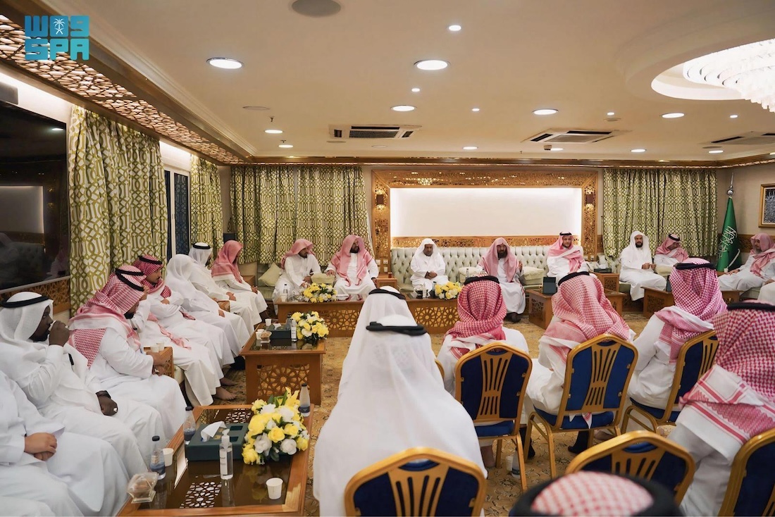 Sheikh Abdulrahman Al-Sudais emphasized the importance of strengthening on-the-ground efforts to deliver improved enrichment services for all pilgrims. (SPA)