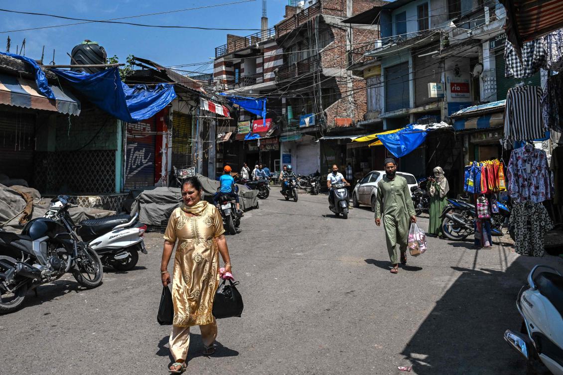 India and Pakistan ceasefire shaken by overnight border fighting in disputed Kashmir region