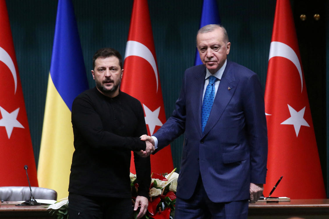 Turkiye’s President Tayyip Erdogan shakes hands with Ukrainian President Volodymyr Zelensky during a joint press conference in Ankara, Feb. 18, 2025. (Reuters/File)