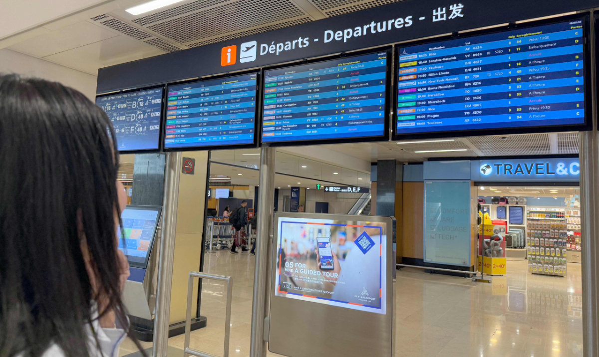 Paris airport chaos to enter second day after air traffic breakdown