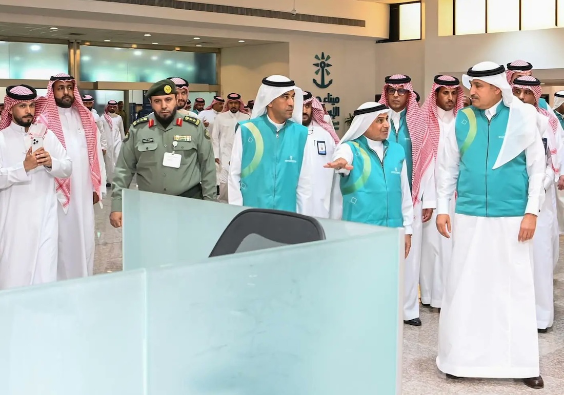 Minister of Transport and Logistic Services Saleh Al-Jasser reviewed the transport and logistics sector’s readiness for the Hajj season in Jeddah. (SPA)