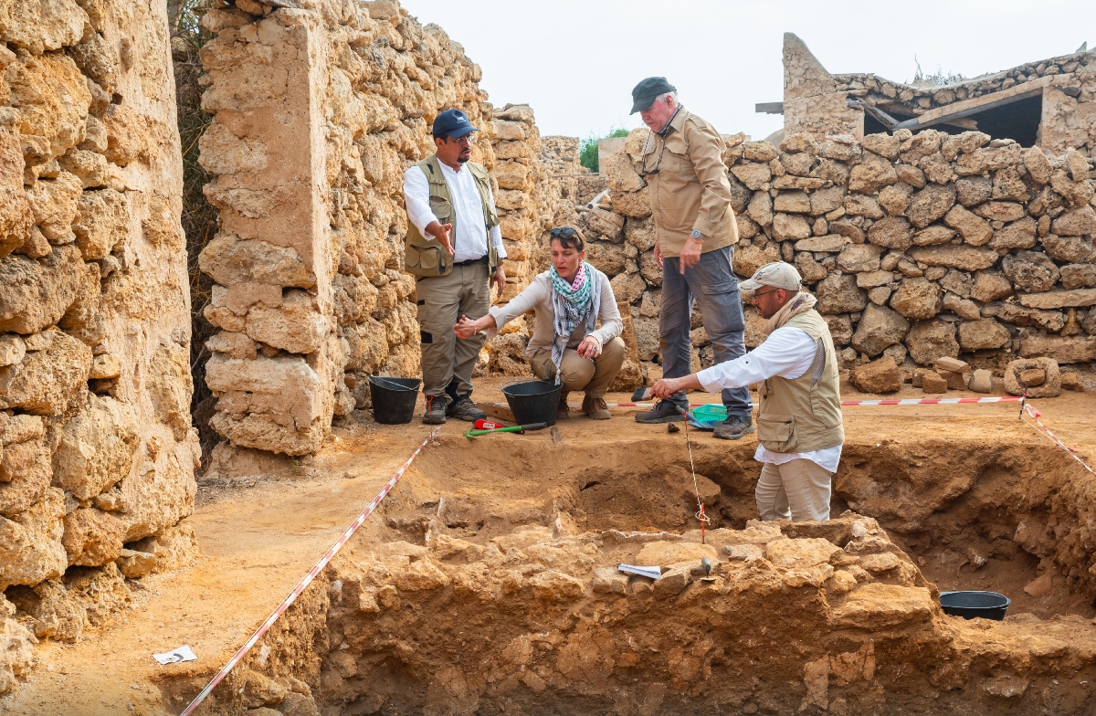 A joint Saudi-French archeological mission to excavate ancient sites on Farasan Island, in the Jazan region, has been concluded by the Heritage Commission. (X: @MOCHeritage)