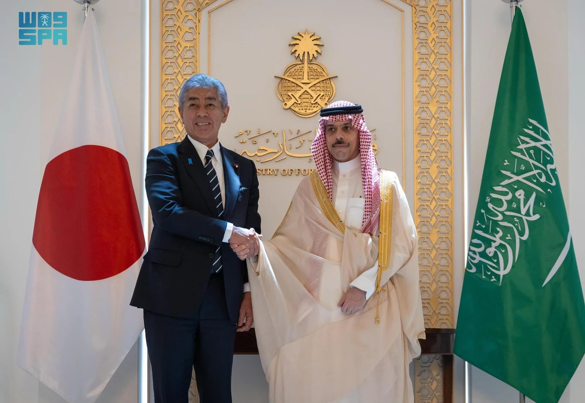 Saudi Foreign Minister Prince Faisal bin Farhan met his Japanese counterpart, Takeshi Iwaya, in Riyadh. (SPA)