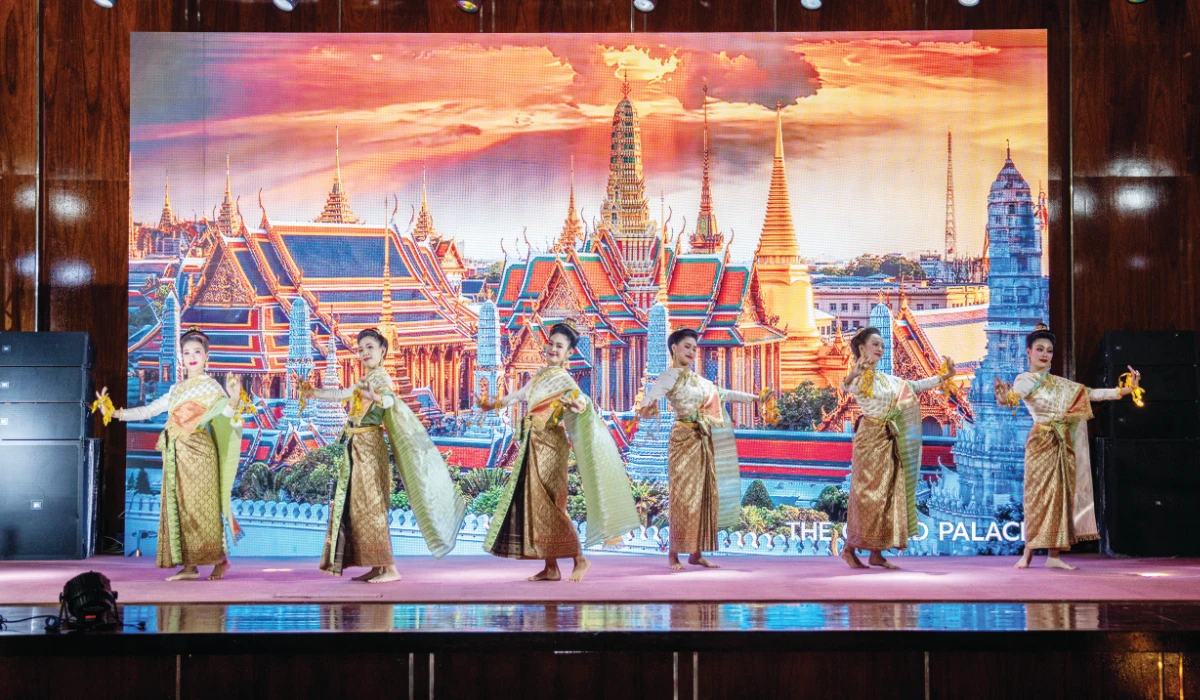 A glimpse of the cultural dance performance at the Thai Festival in Riyadh on Thursday. (AN photo by Huda Bashatah)
