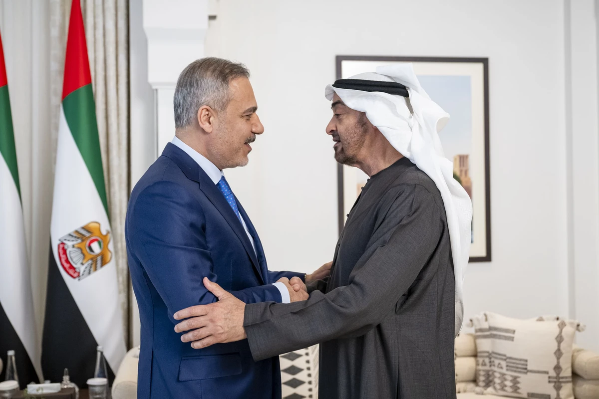 UAE President Sheikh Mohamed bin Zayed Al-Nahyan and Turkish Foreign Minister Hakan Fidan in Abu Dhabi. (WAM)