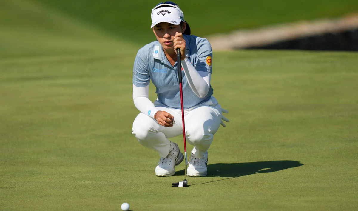 Jeeno Thitikul, of Thailand, lines up a putt on the fourth green during the first round of the Mizuho Americas Open LPGA golf tournament Thursday in Jersey City, N.J. (AP)