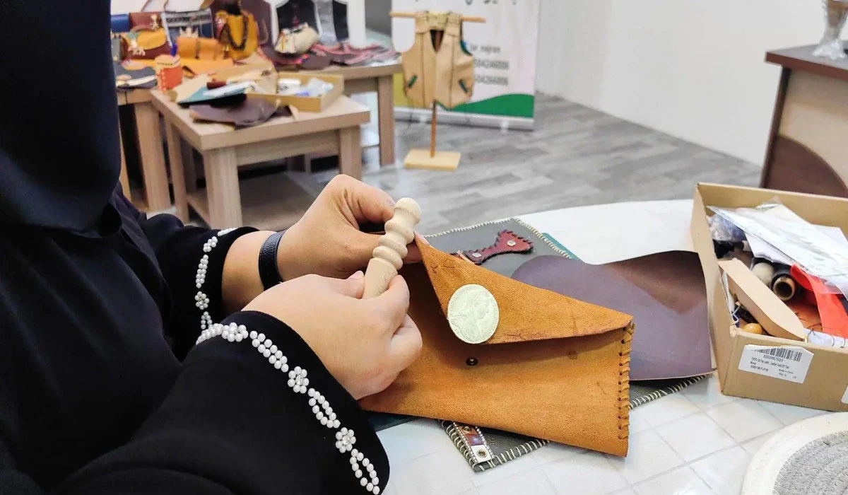 Saudi program to train rural women in leathercraft